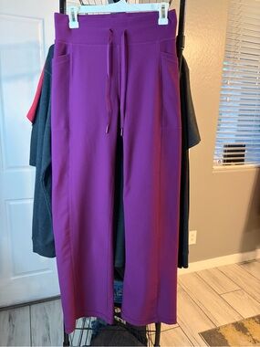 Wide-Leg Drawstring Leggings in Plum